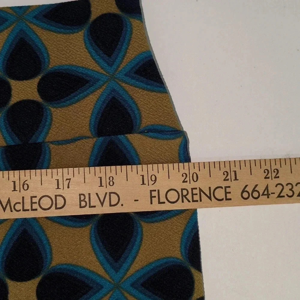 LulaRoe Cassie Pencil Skirt Size 3x - Picture 6 of 7